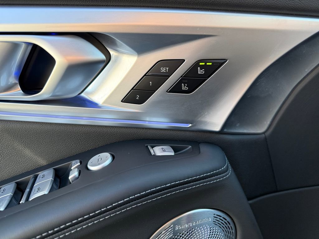 Certified 2026 BMW XM Label Red image 31