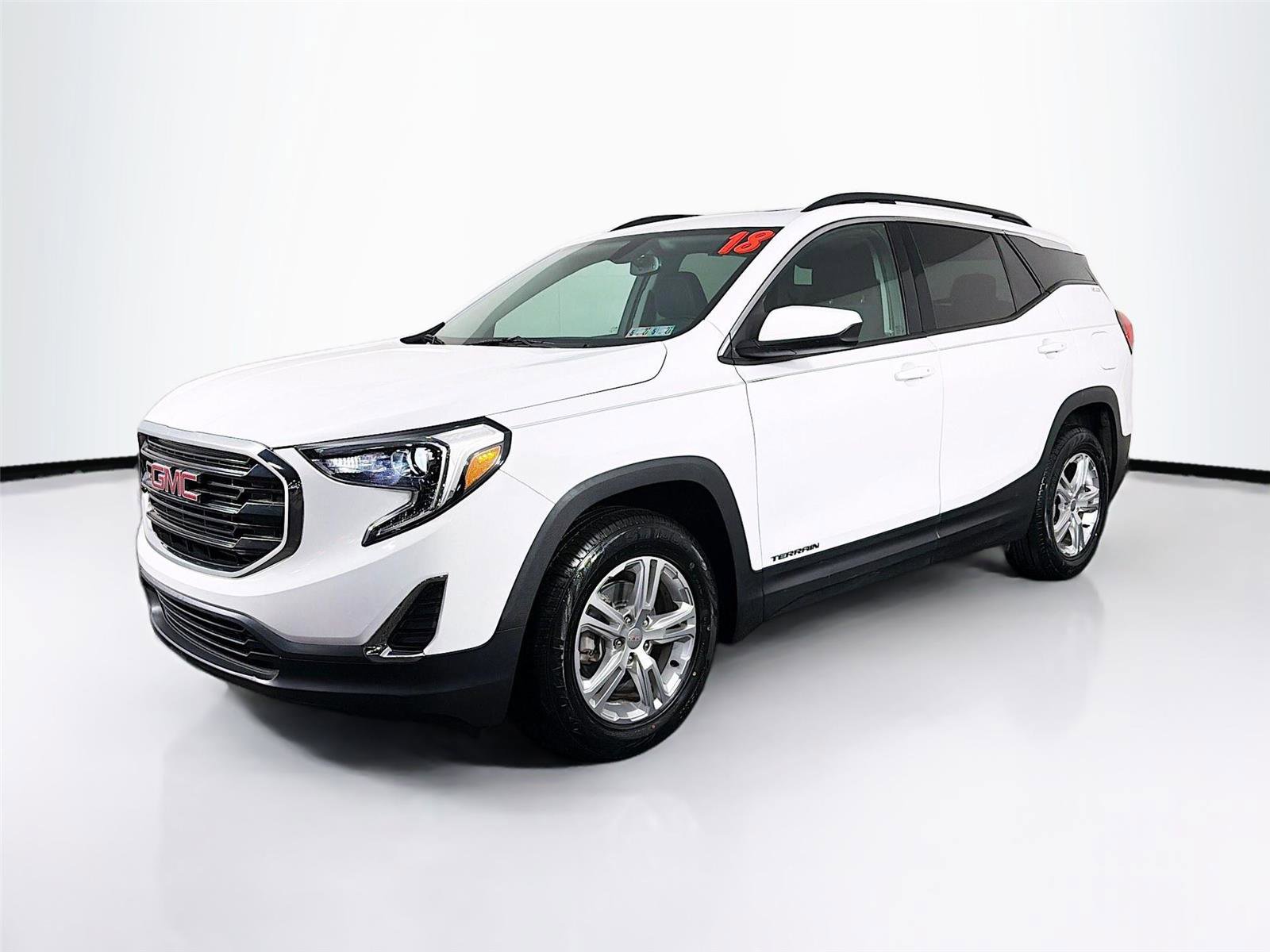 Used 2018 GMC Terrain SLE w/ Driver Convenience Package AWD/4WD image 3
