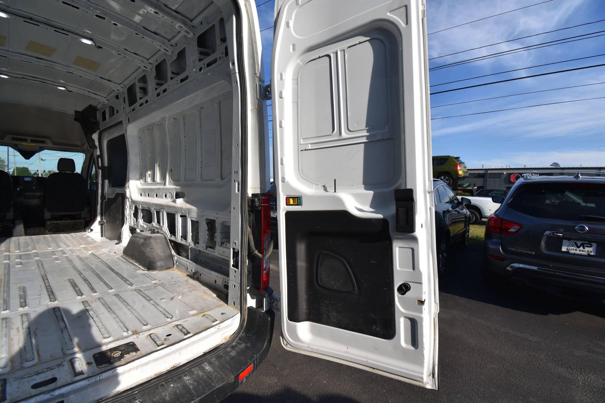 Used 2020 Ford Transit 250 148 High Roof Extended AWD image 23