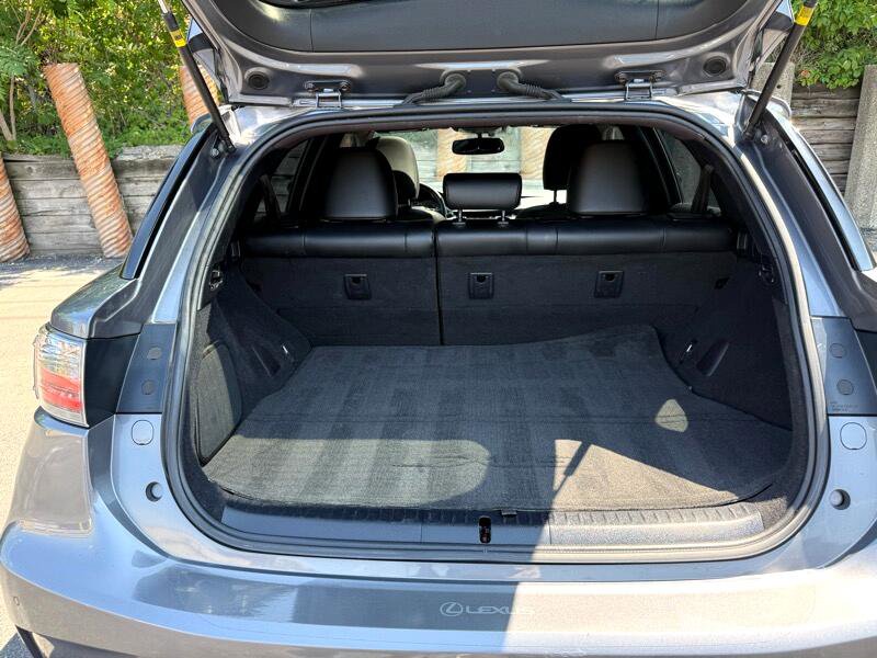 Used 2015 Lexus CT 200h image 18