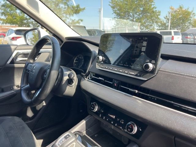 Used 2024 Mitsubishi Outlander SE image 34