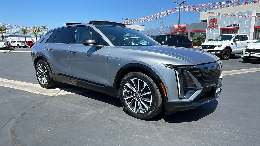 Used 2024 Cadillac Lyriq Sport w/ Nappa Leather Package AWD/4WD image 32