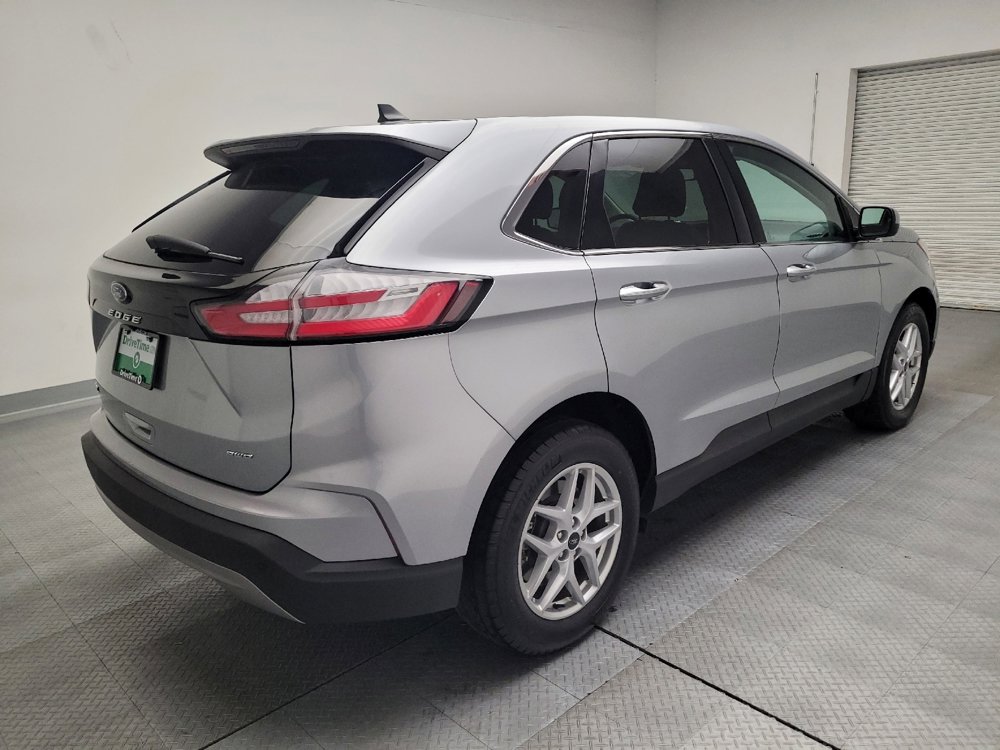 Used 2024 Ford Edge SEL image 9
