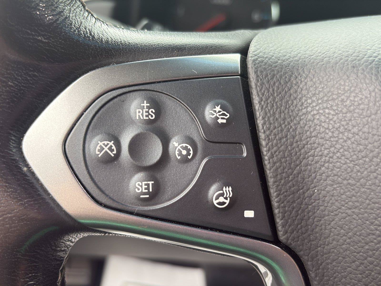 Used 2018 Chevrolet Tahoe Premier AWD/4WD image 32