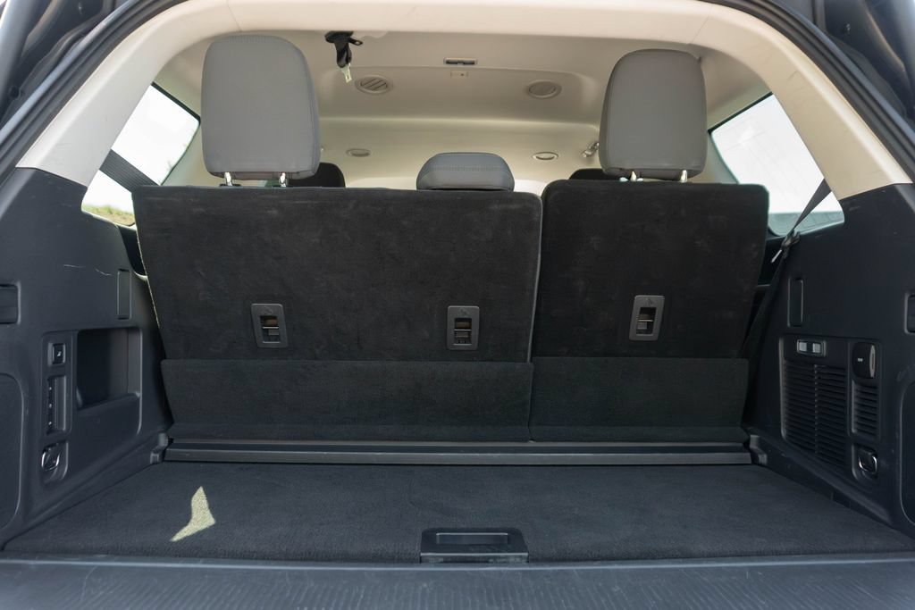 Used 2025 Ford Expedition Active RWD image 8