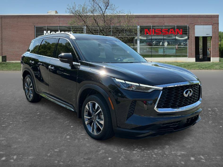 Used 2023 INFINITI QX60 Luxe w/ Cargo Package FWD image 5