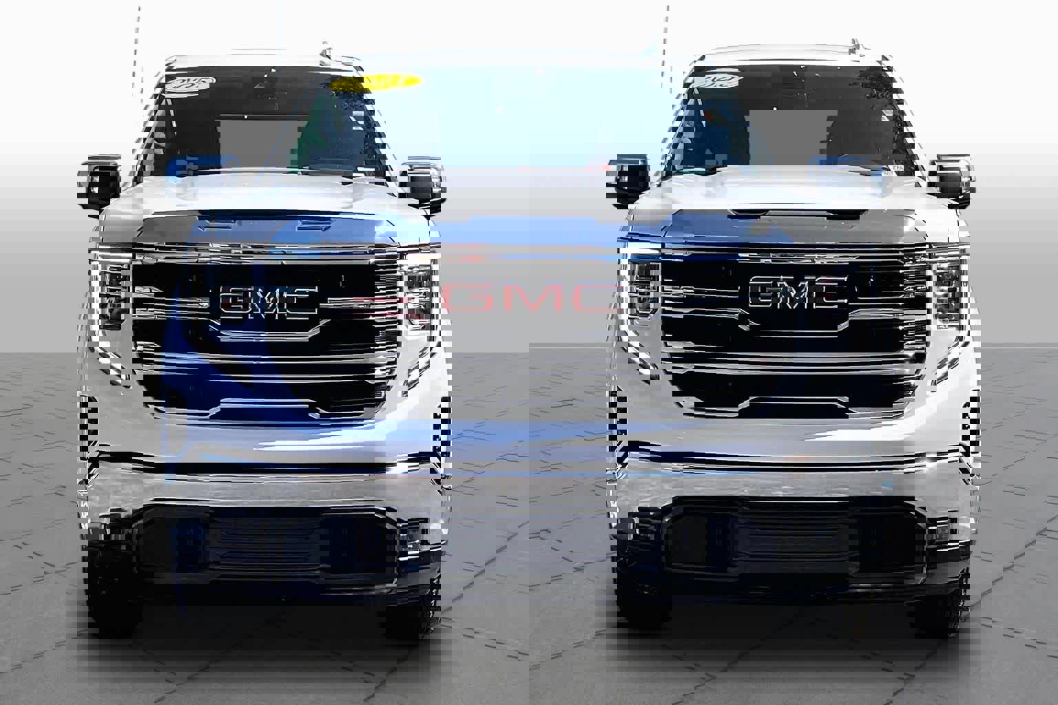 Certified 2025 GMC Sierra 1500 SLT RWD image 4