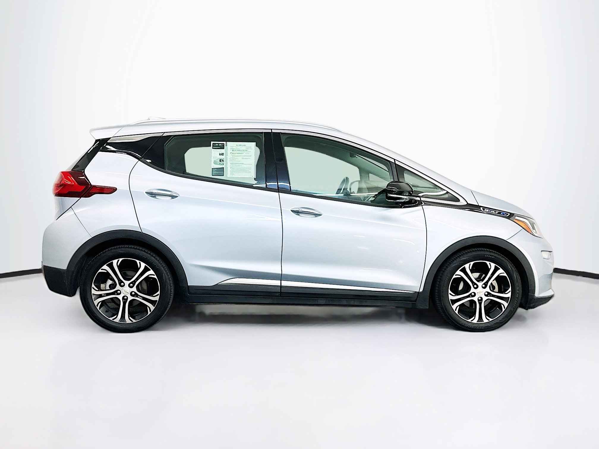Used 2017 Chevrolet Bolt Premier w/ Driver Confidence II Package image 10