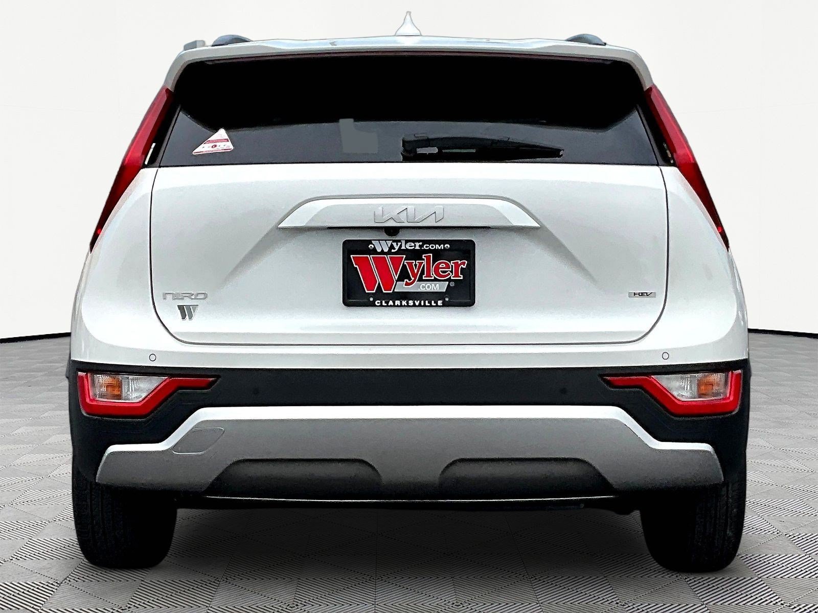 Used 2024 Kia Niro EX FWD image 5