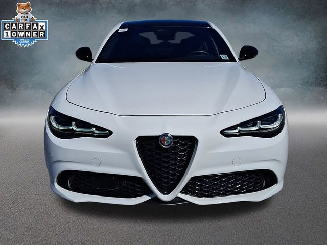 Used 2025 Alfa Romeo Giulia AWD image 2