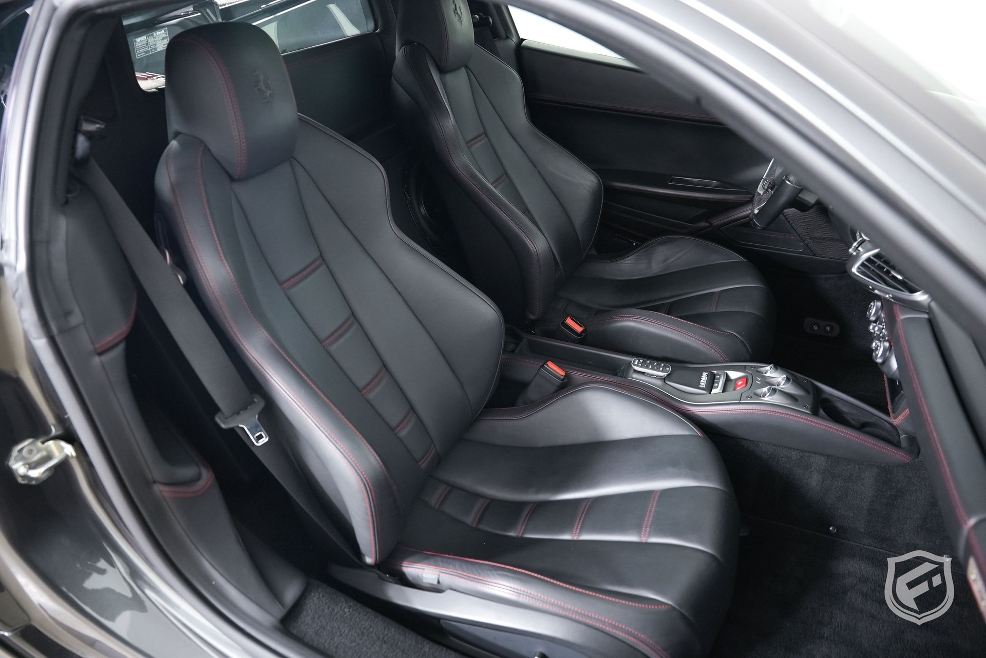 Used 2010 Ferrari 458 Italia Coupe RWD image 28