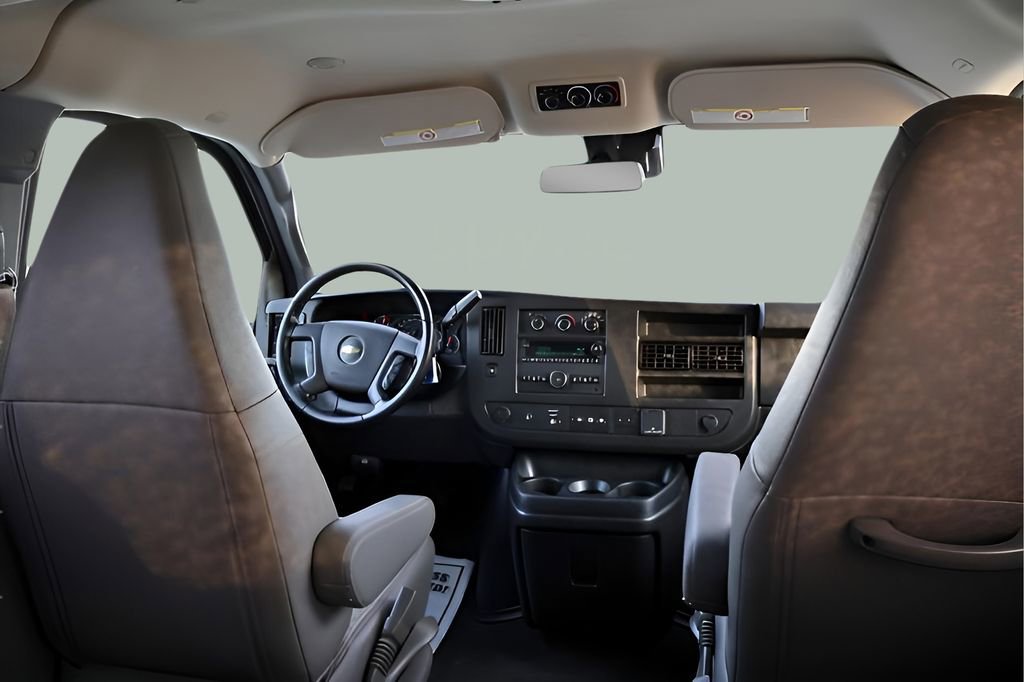 Used 2021 Chevrolet Express 3500 LT w/ LT Preferred Equipment Group RWD image 28