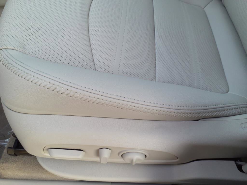 Used 2023 GMC Terrain Denali w/ Denali Premium Package image 12