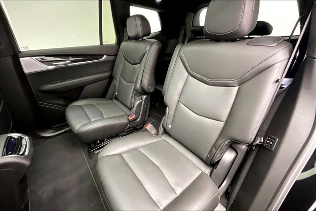 Used 2025 Cadillac XT6 Premium Luxury image 19