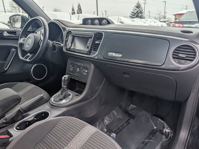 Used 2013 Volkswagen Beetle 2.0T FWD image 17