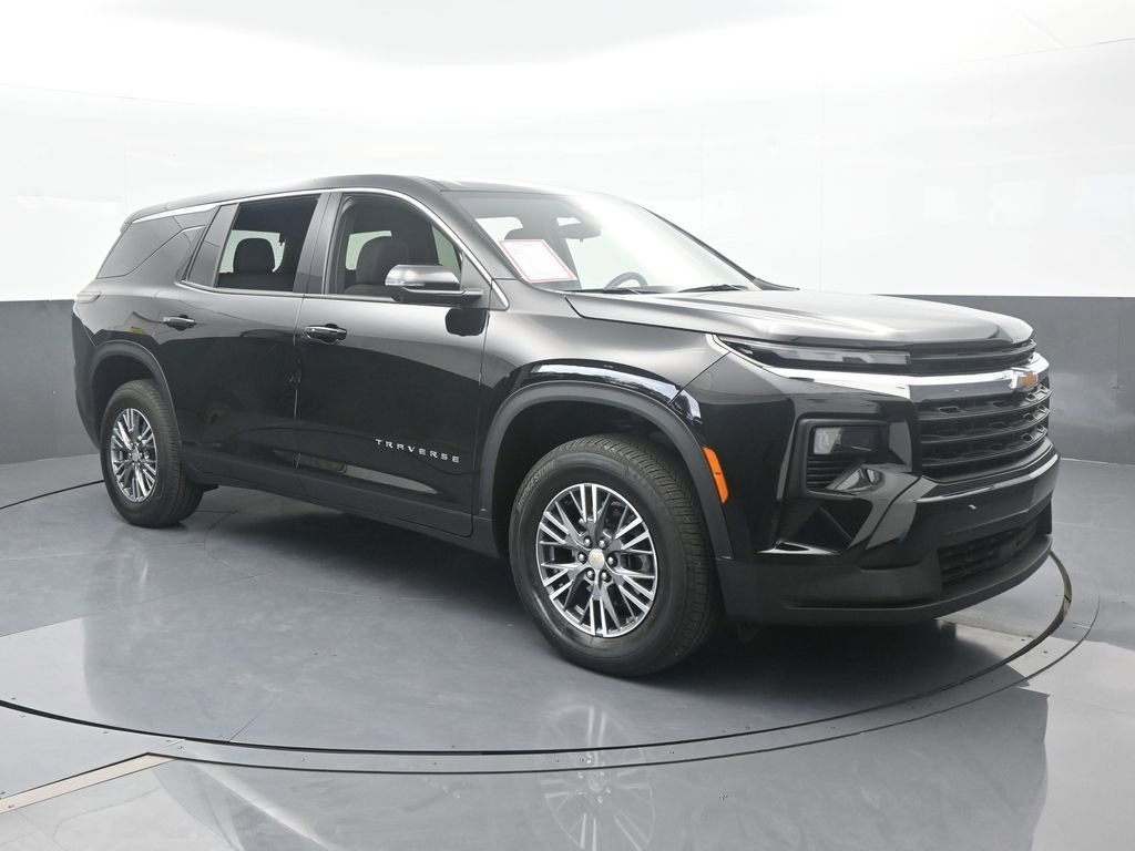 Used 2024 Chevrolet Traverse LS image 8