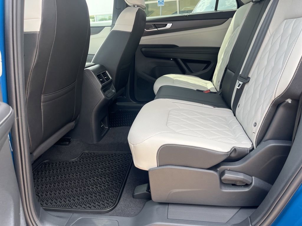 New 2025 Volkswagen Atlas Cross Sport SEL Premium R-Line image 15