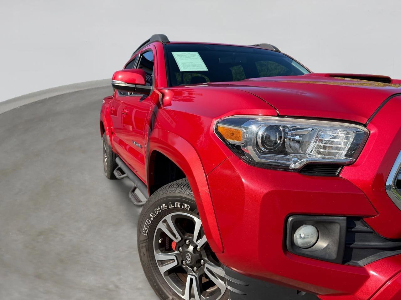 Used 2016 Toyota Tacoma TRD Sport w/ Towing Package RWD image 19