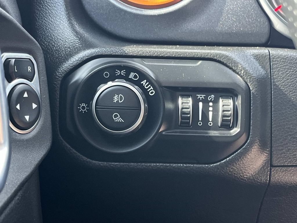 Used 2021 Jeep Gladiator Mojave AWD/4WD image 31