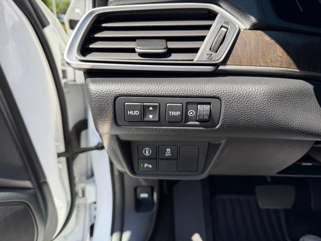 Used 2018 Honda Accord Touring image 18