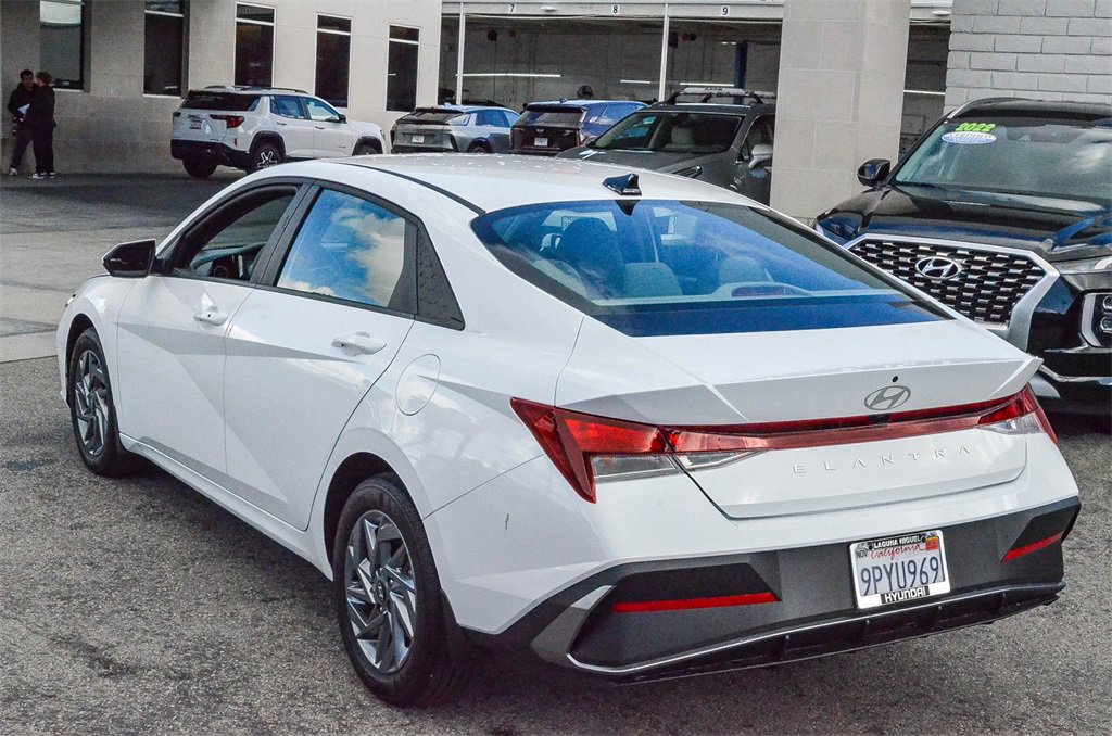 Certified 2024 Hyundai Elantra SEL image 4