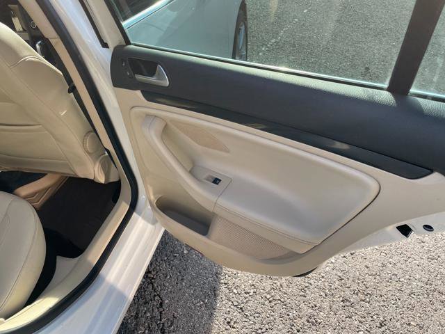 Used 2013 Volkswagen Jetta TDI image 24