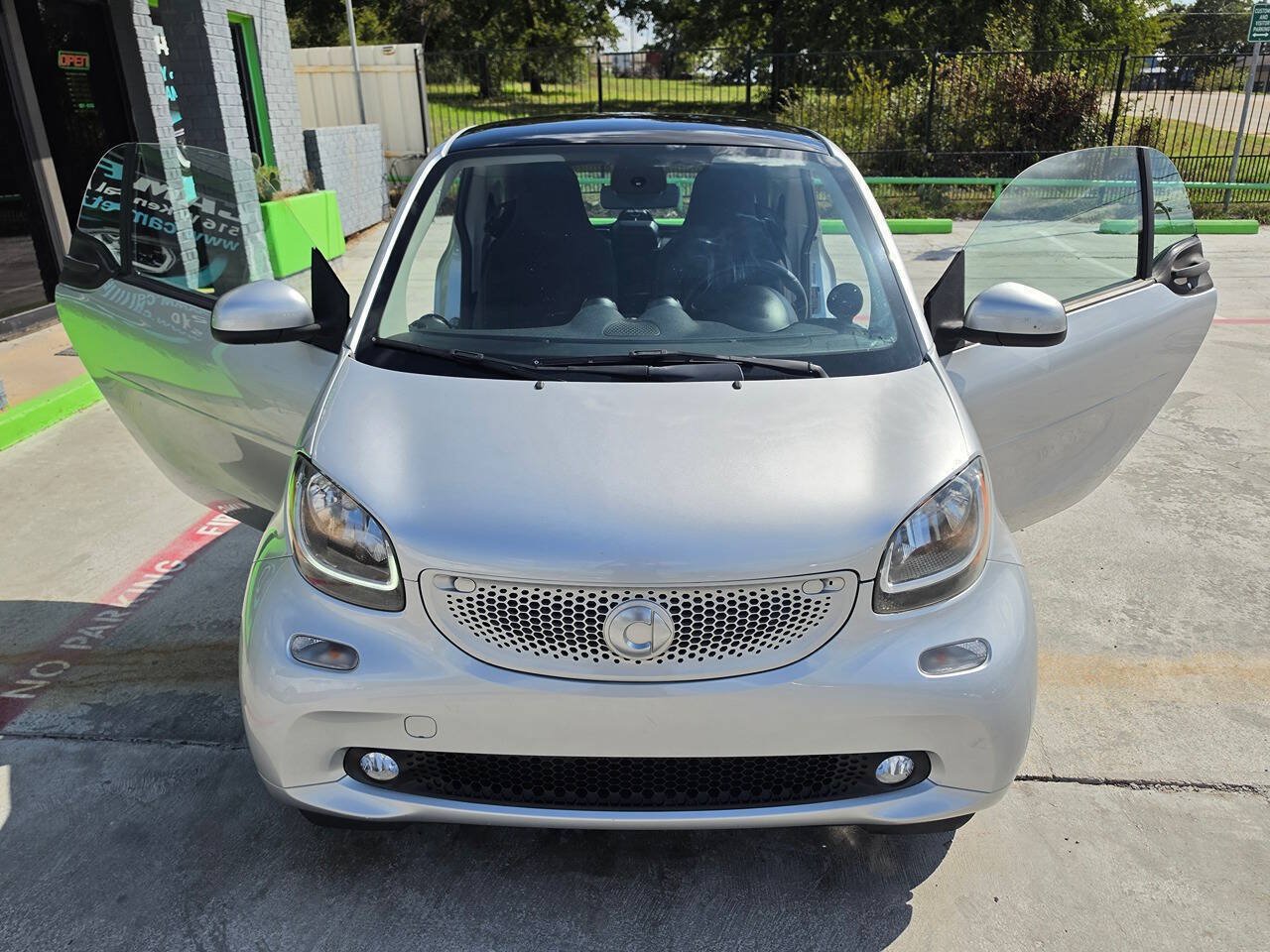 Used 2016 smart fortwo passion w/ Sport Package RWD image 50