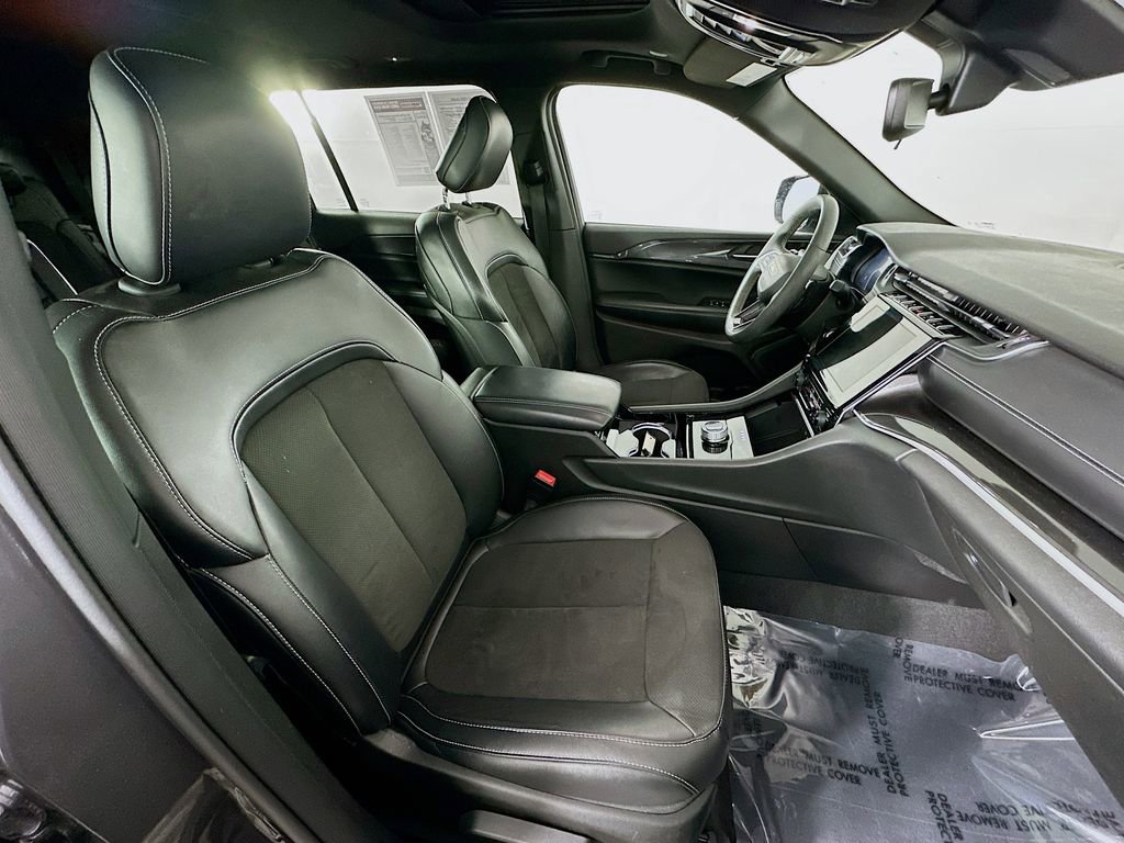 Certified 2023 Jeep Grand Cherokee L Laredo image 41