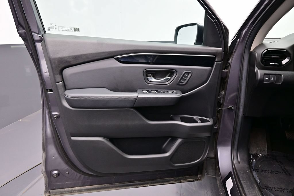 Used 2025 Honda Pilot EX-L image 18