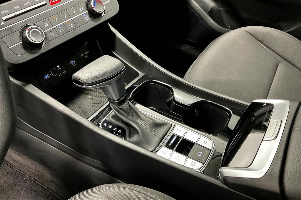 Used 2025 Hyundai Tucson SE image 17