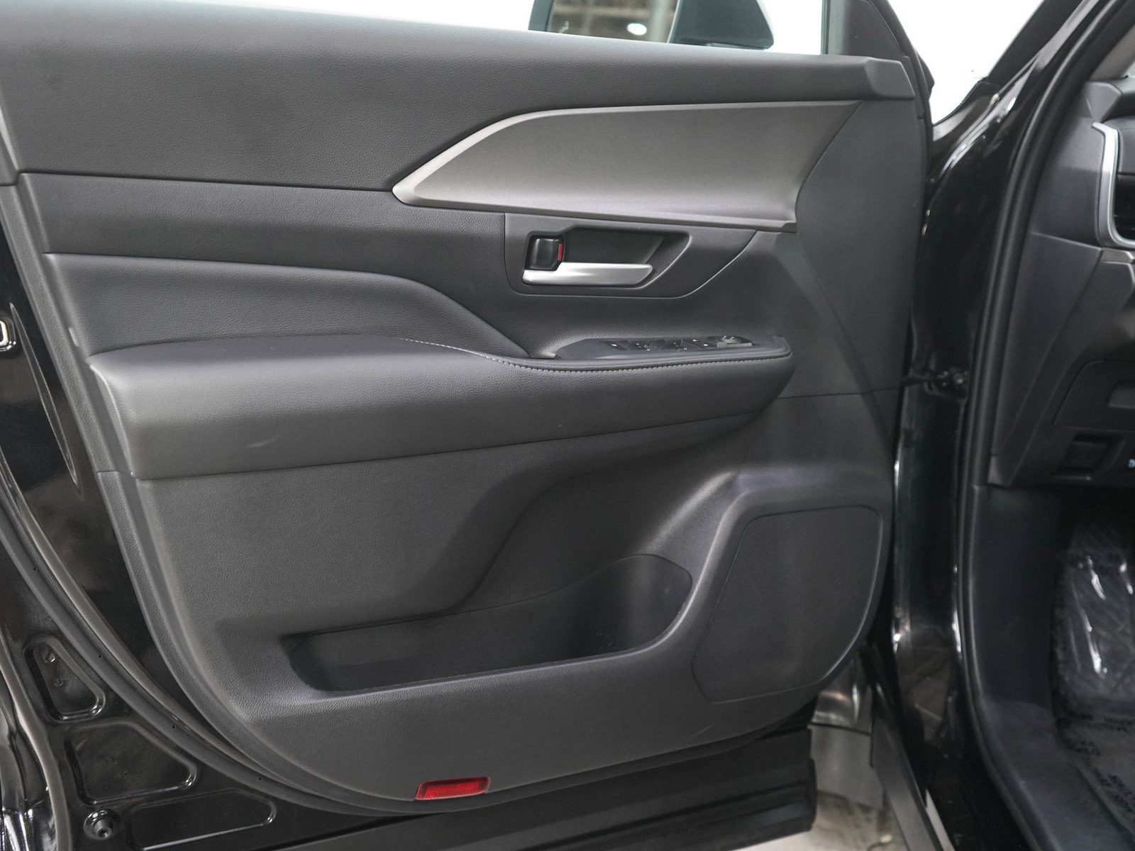 Used 2025 Toyota Grand Highlander AWD image 20