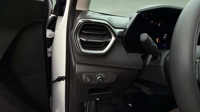 Used 2025 Chevrolet TrailBlazer LT AWD/4WD image 20