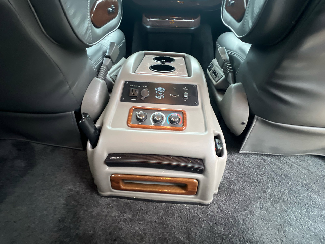 Used 2017 Chevrolet Express 2500 image 37