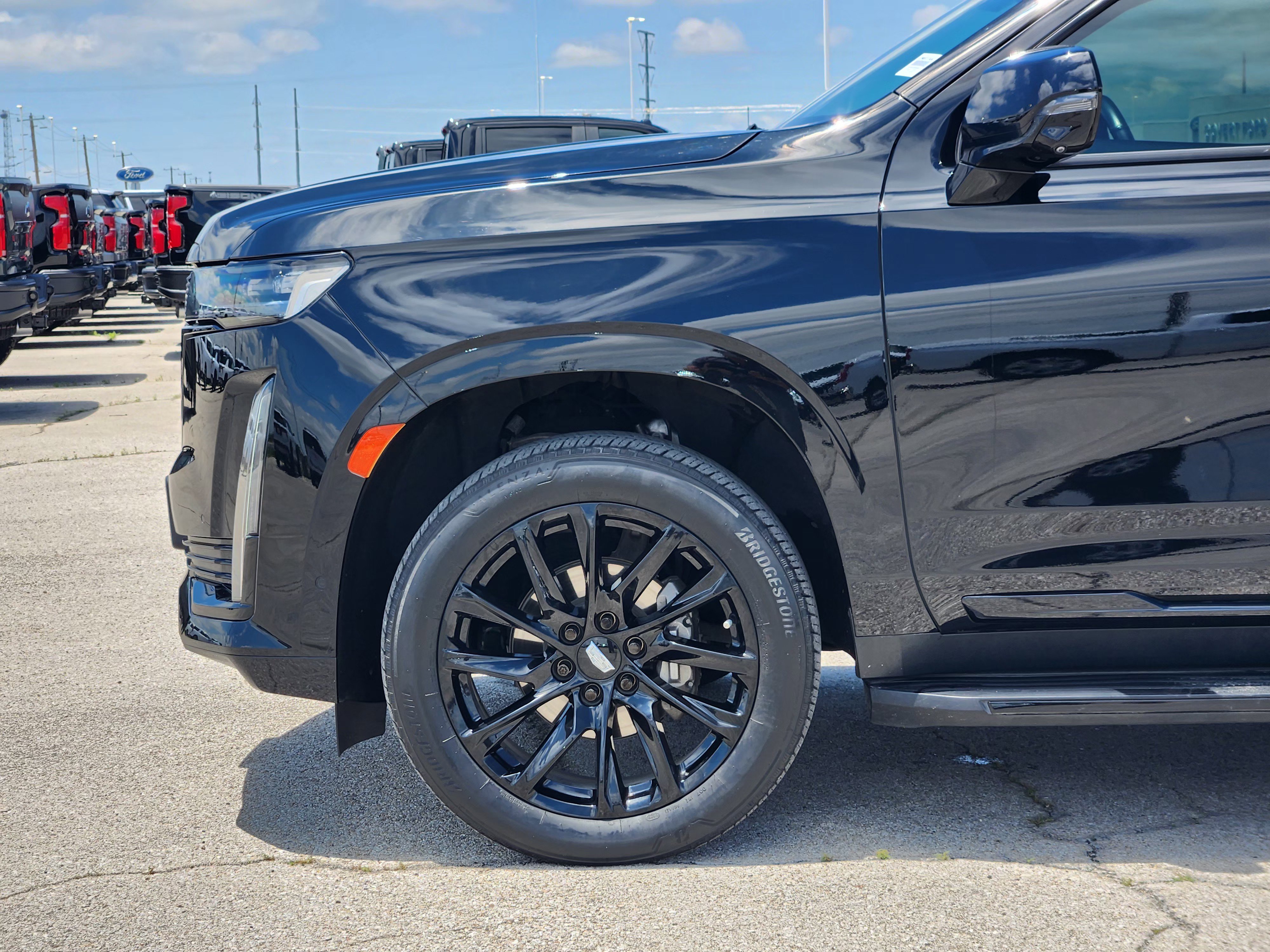 Used 2023 Cadillac Escalade Sport w/ LPO, ONYX Package RWD image 9