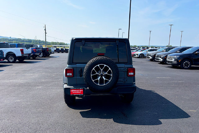 Used 2024 Jeep Wrangler Sport AWD/4WD image 16