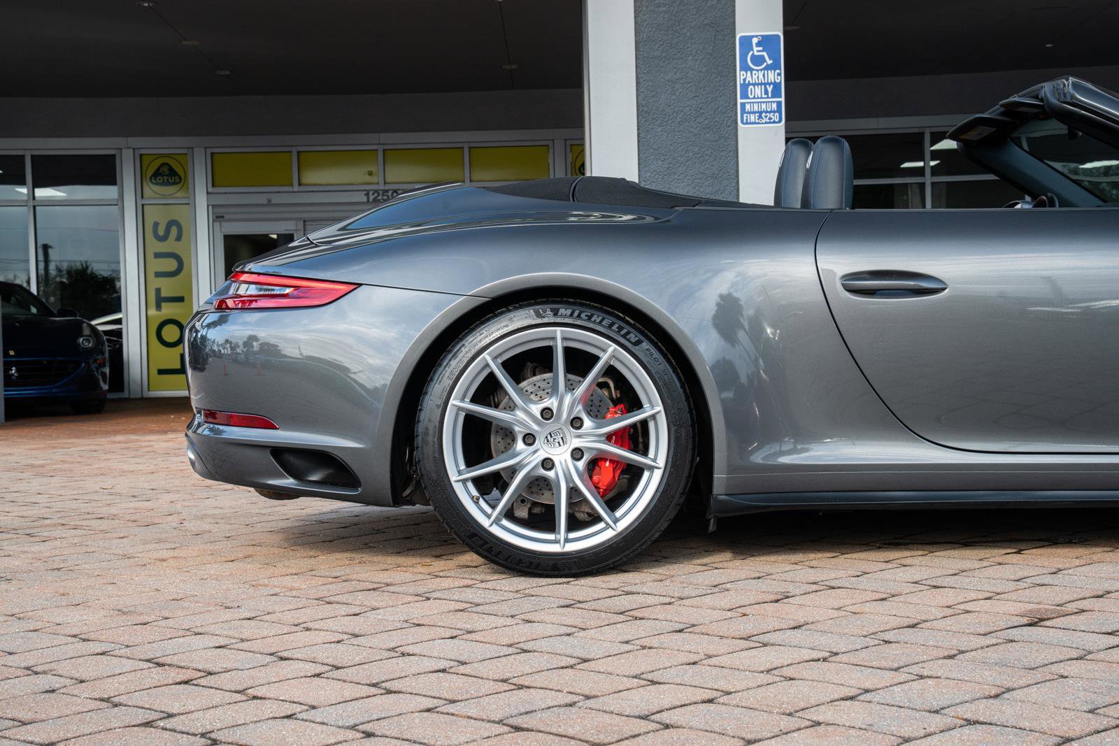 Used 2018 Porsche 911 Carrera 4S AWD/4WD image 17