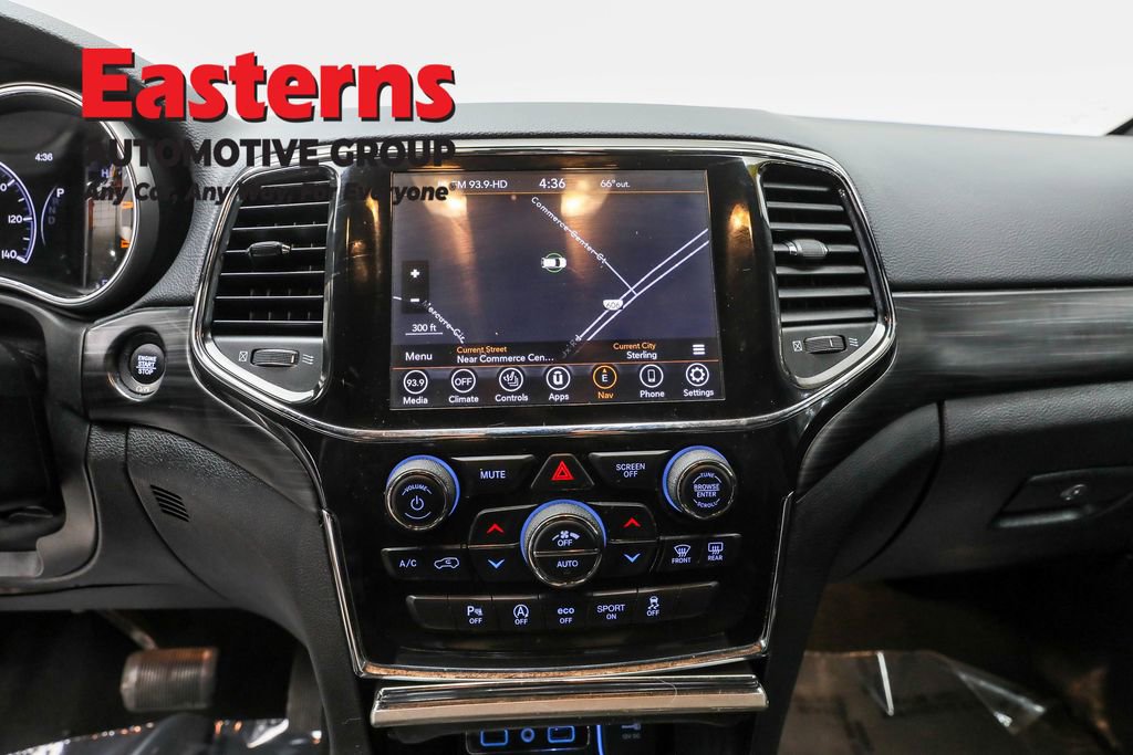 Used 2021 Jeep Grand Cherokee Laredo X image 12