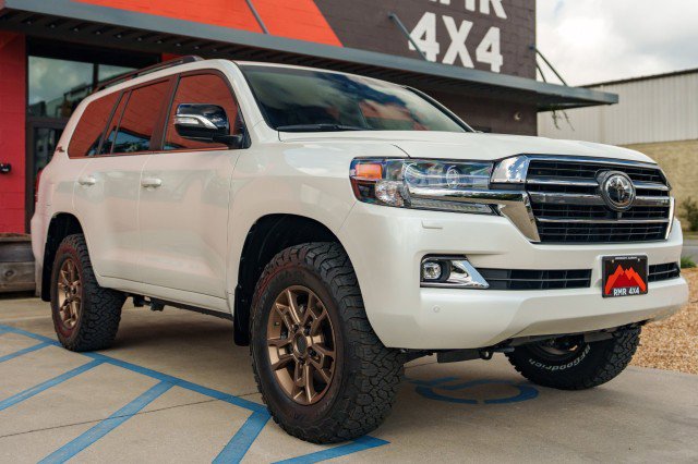Used 2021 Toyota Land Cruiser Heritage Edition image 3