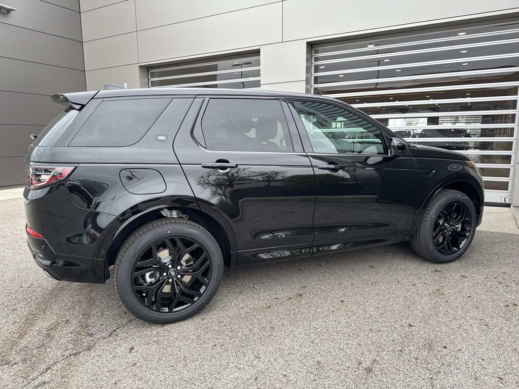New 2026 Land Rover Discovery Sport Landmark image 7