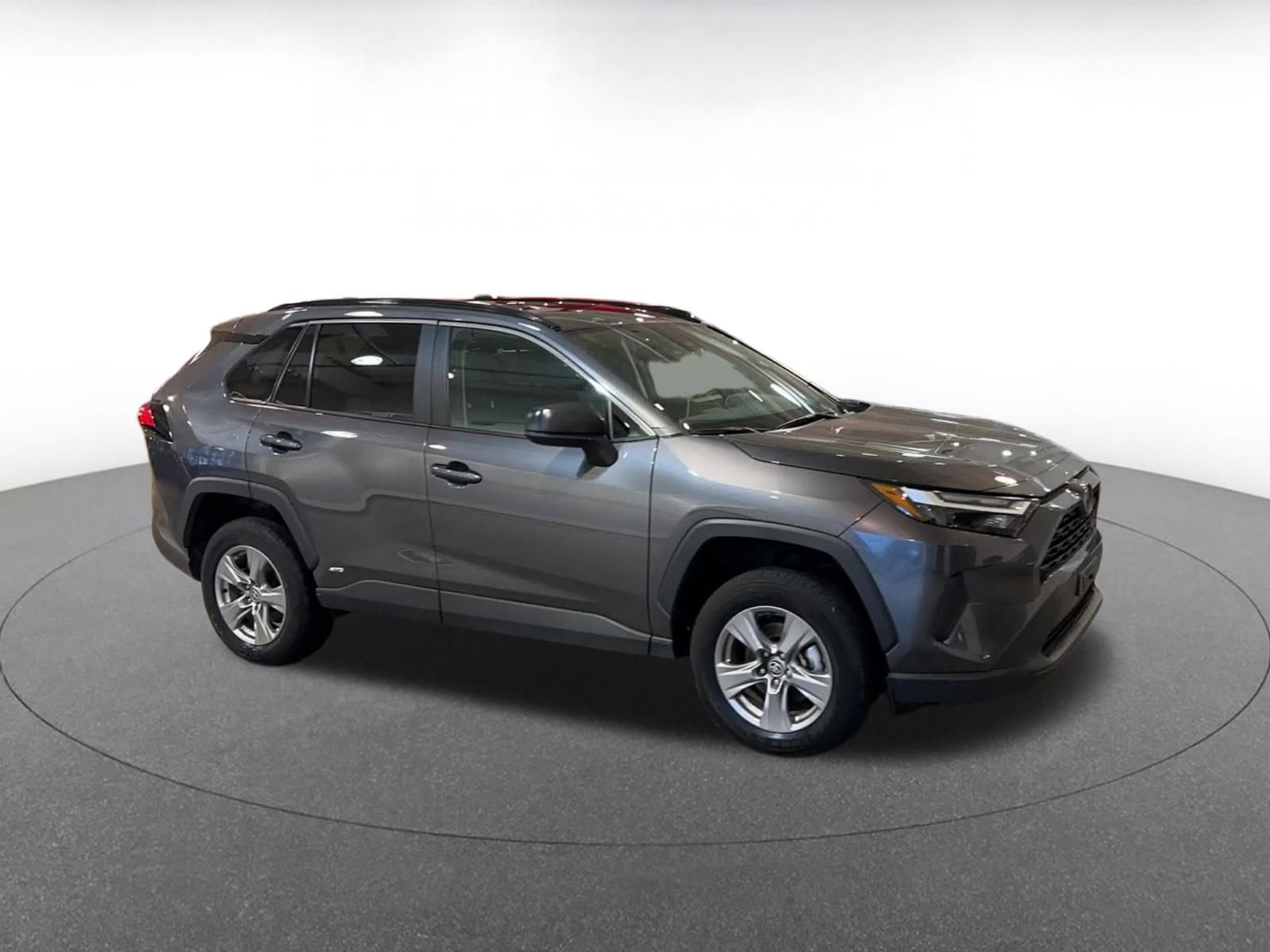 Used 2025 Toyota RAV4 LE video 2