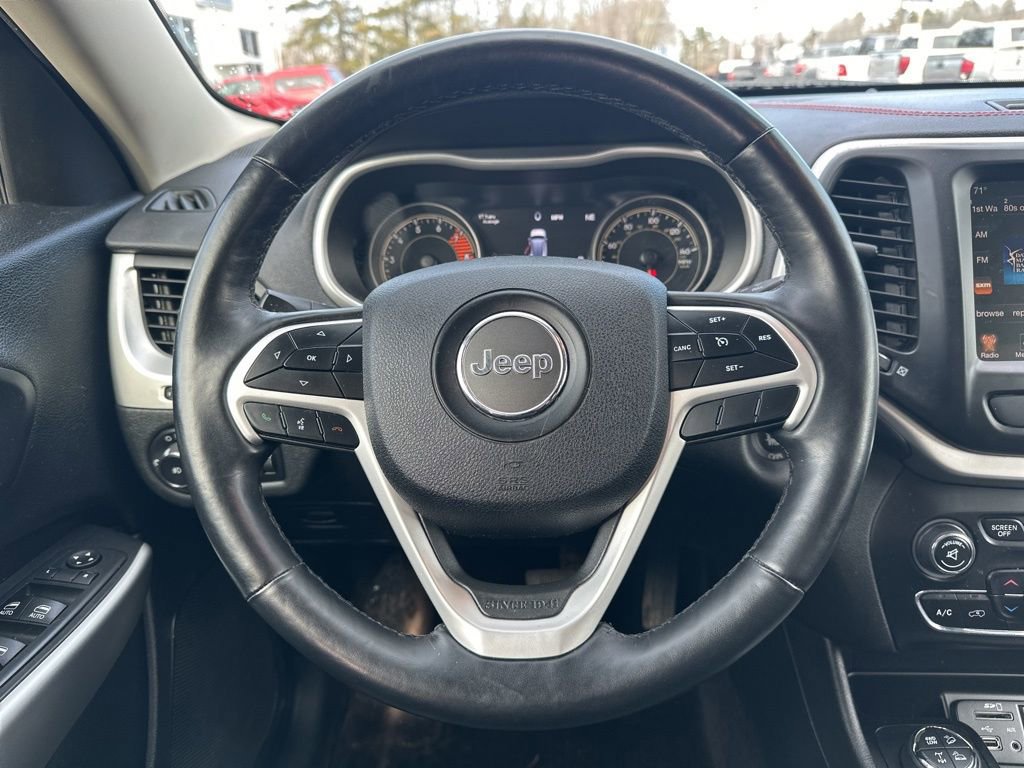 Used 2018 Jeep Cherokee Trailhawk w/ Cold Weather Group image 19