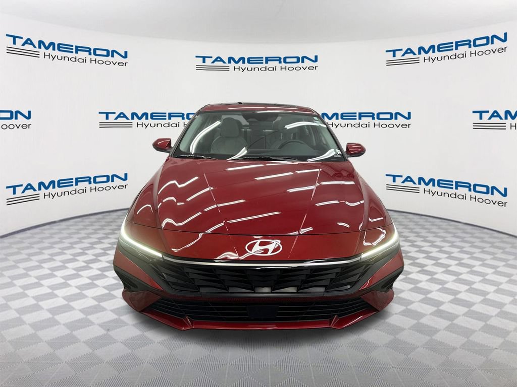 Used 2025 Hyundai Elantra Limited FWD image 8