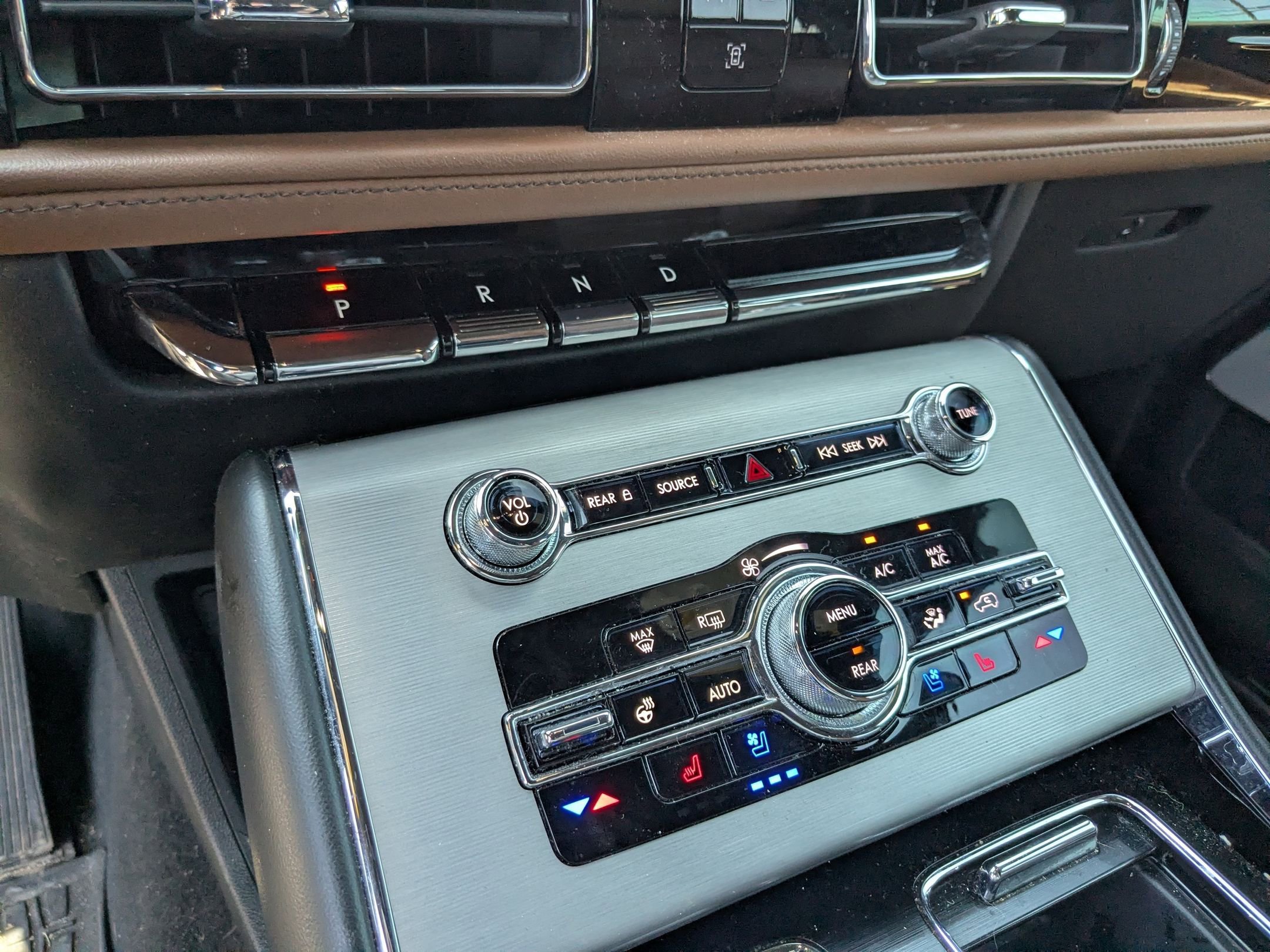 Used 2023 Lincoln Aviator Reserve w/ Equipment Group 201A RWD image 11