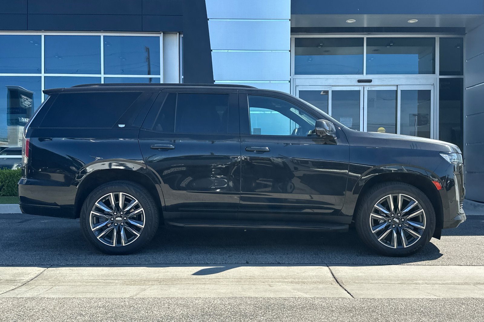 Used 2023 Cadillac Escalade Sport AWD/4WD image 3