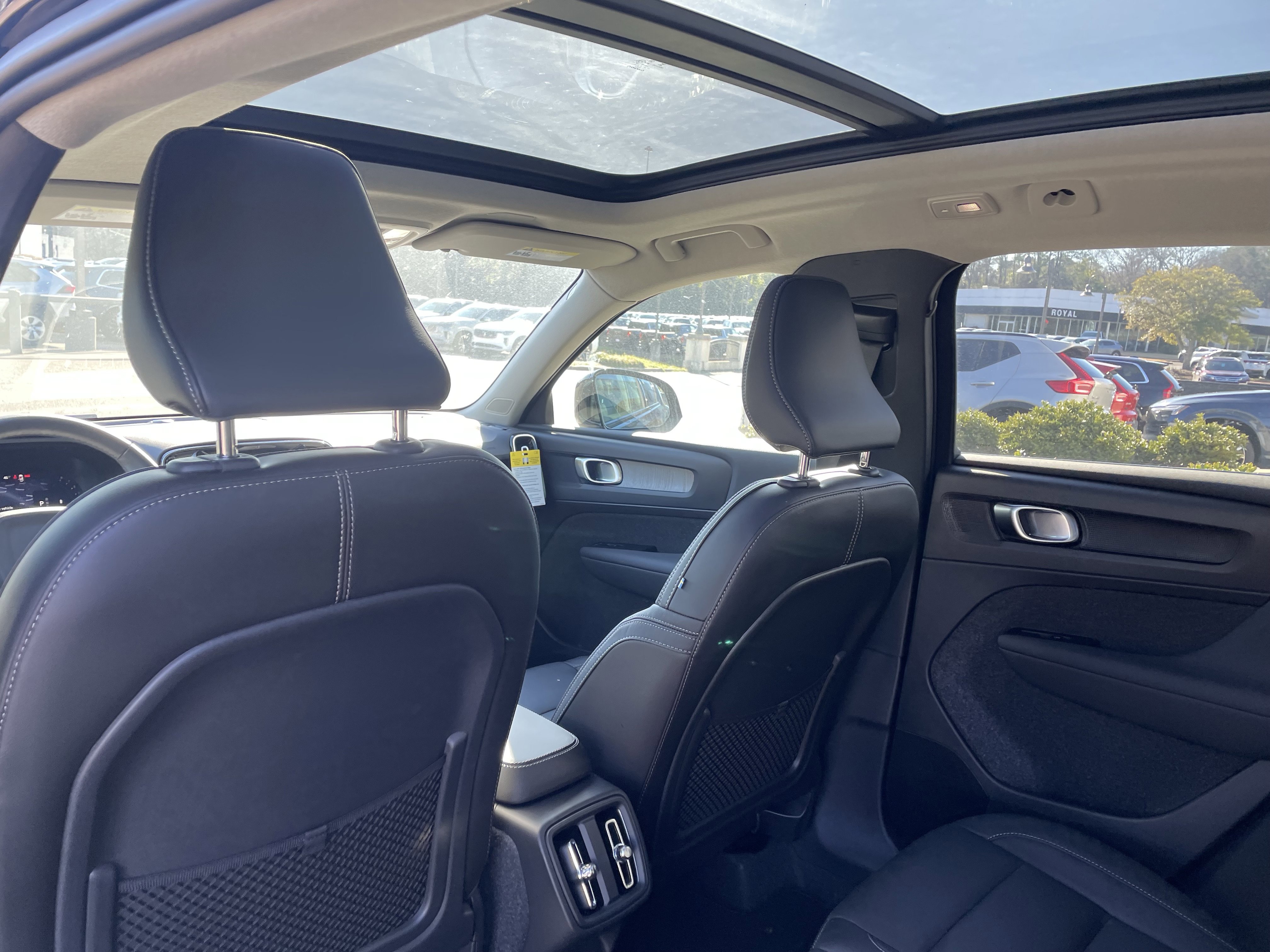 New 2026 Volvo XC40 B5 Core image 12