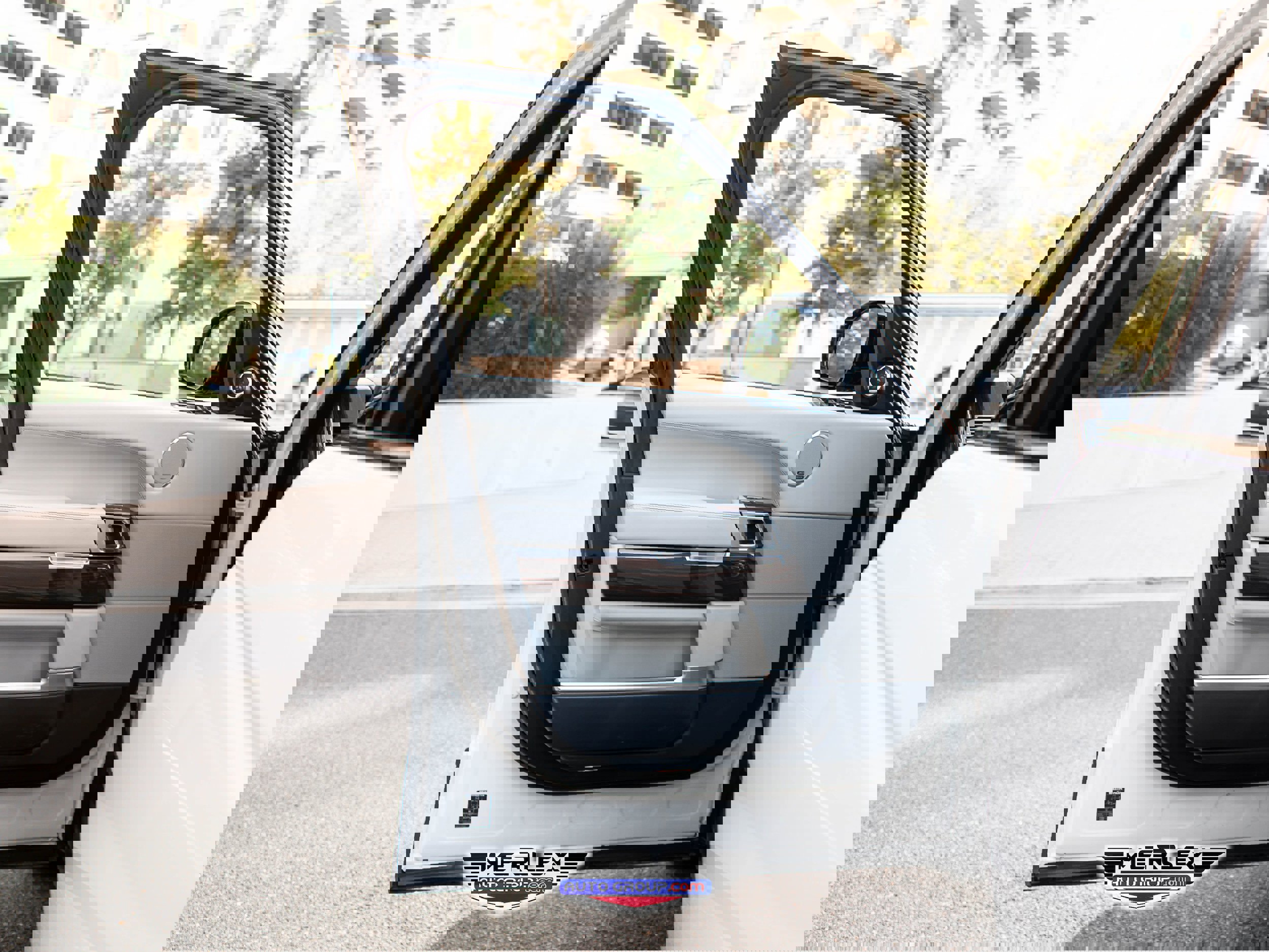 Used 2016 Land Rover Range Rover Holland & Holland image 45