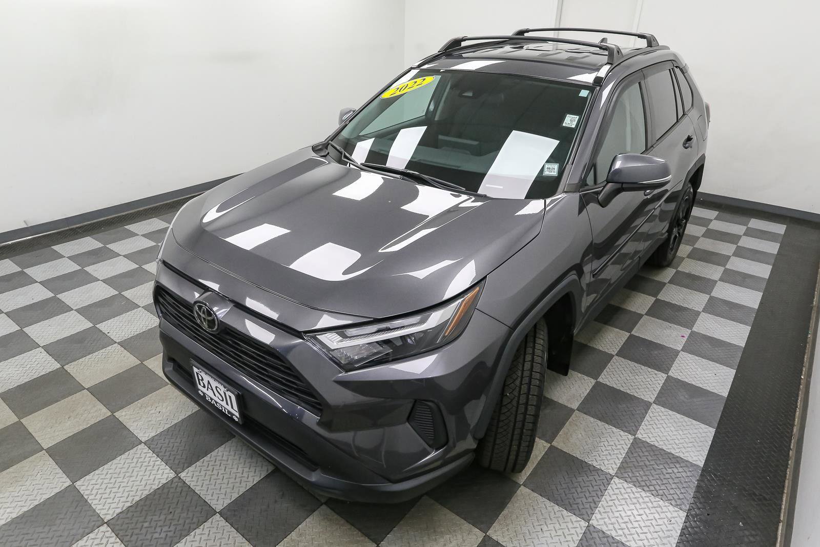 Used 2022 Toyota RAV4 XLE w/ XLE Grade Weather Package AWD/4WD image 6