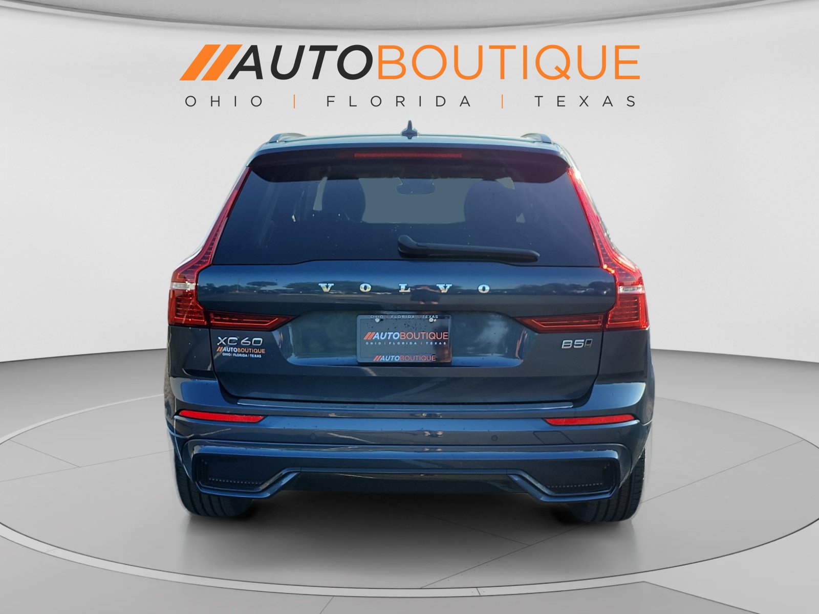 Used 2023 Volvo XC60 B5 Plus w/ Climate Package AWD/4WD image 4