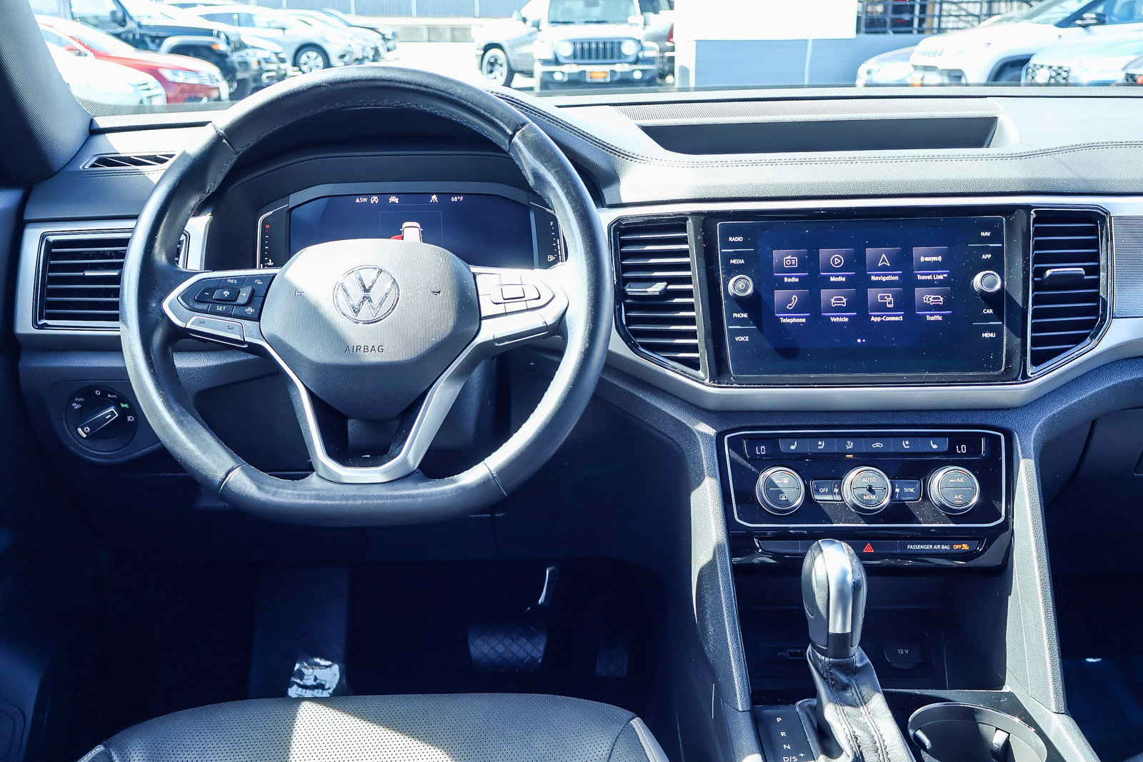 Used 2020 Volkswagen Atlas Cross Sport SEL Premium image 3