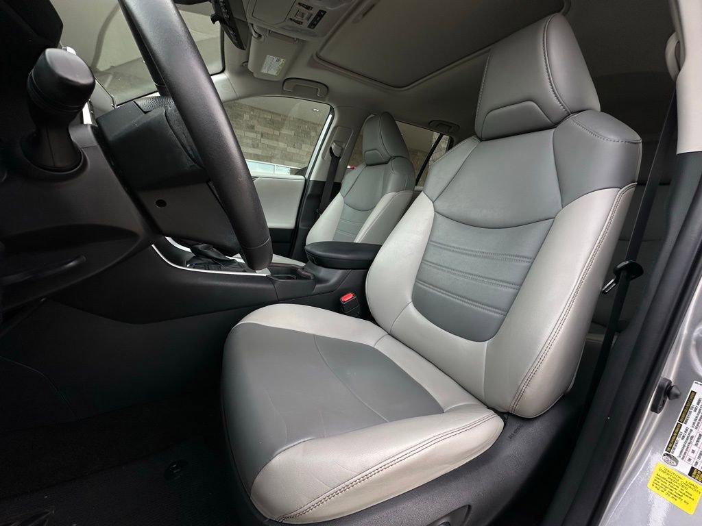 Used 2021 Toyota RAV4 Limited w/ Carpet Mat Package (TMS) image 5